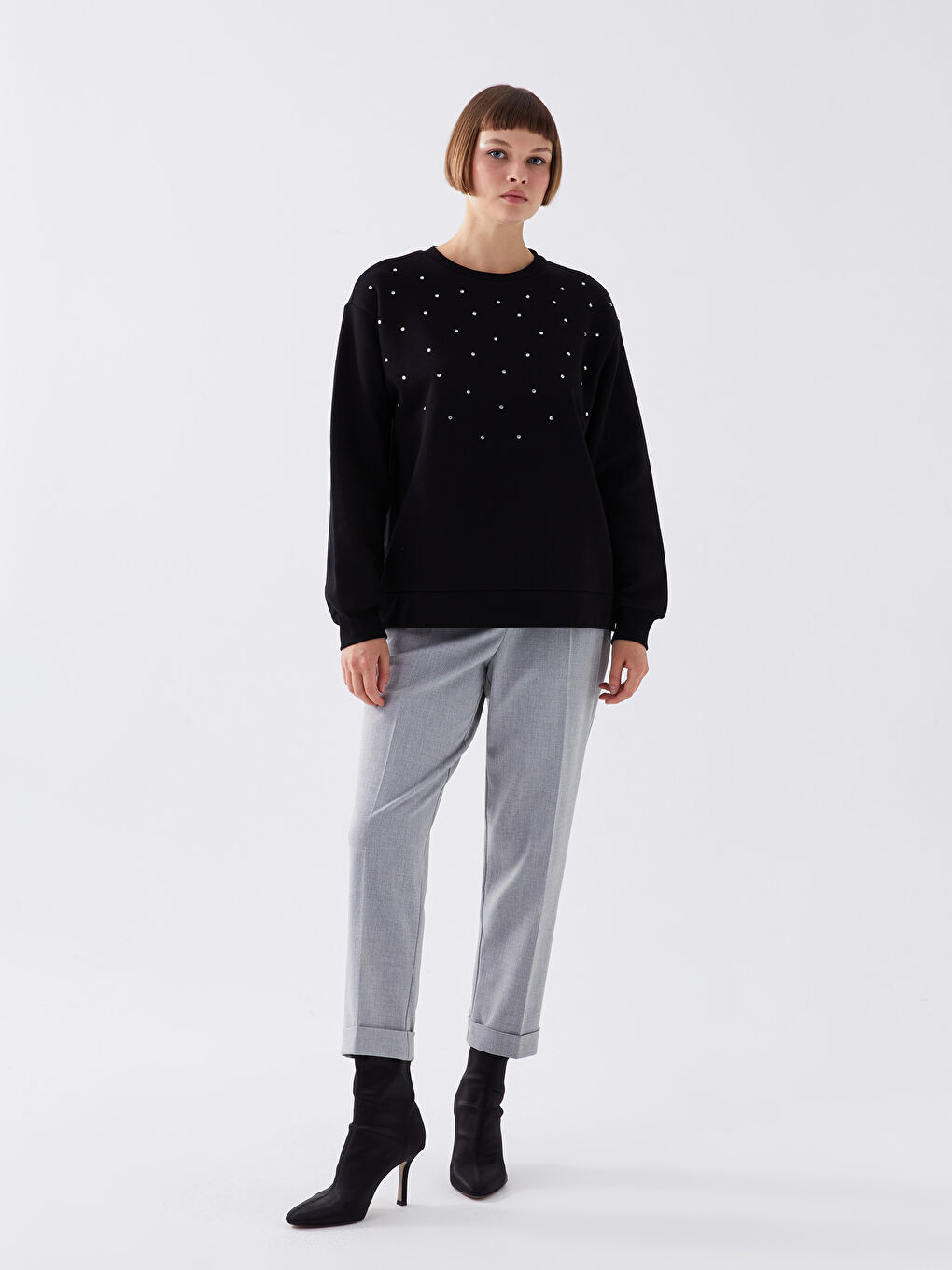 Siyah Bisiklet Yaka Taşlı Uzun Kollu Kadın Sweatshirt-2