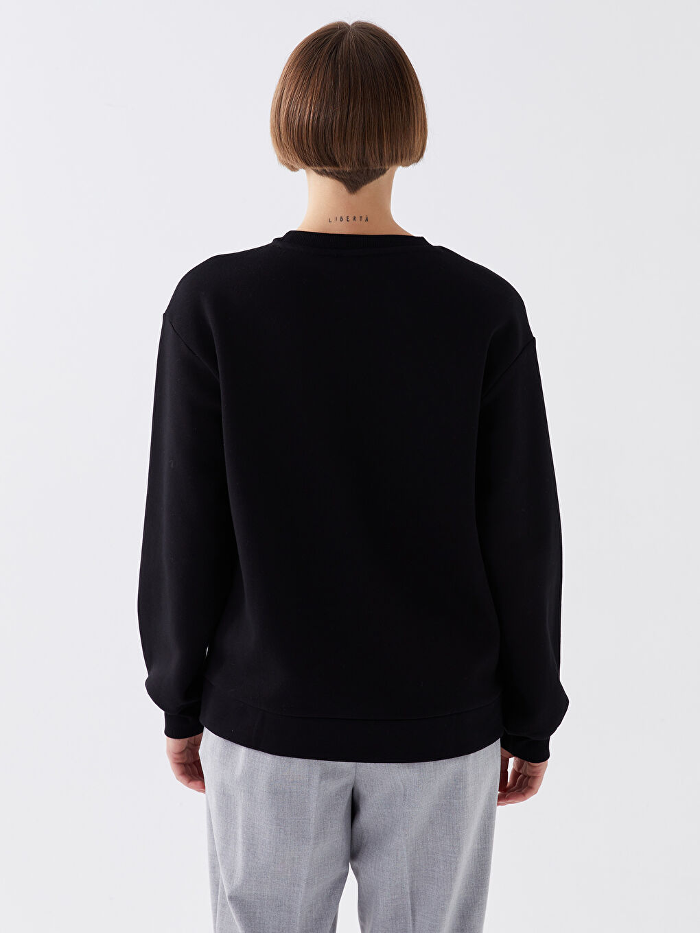 Siyah Bisiklet Yaka Taşlı Uzun Kollu Kadın Sweatshirt-4