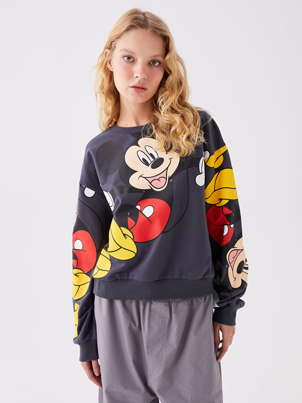 XSIDE Antrasit Bisiklet Yaka Mickey Mouse Baskılı Uzun Kollu Kadın Sweatshirt