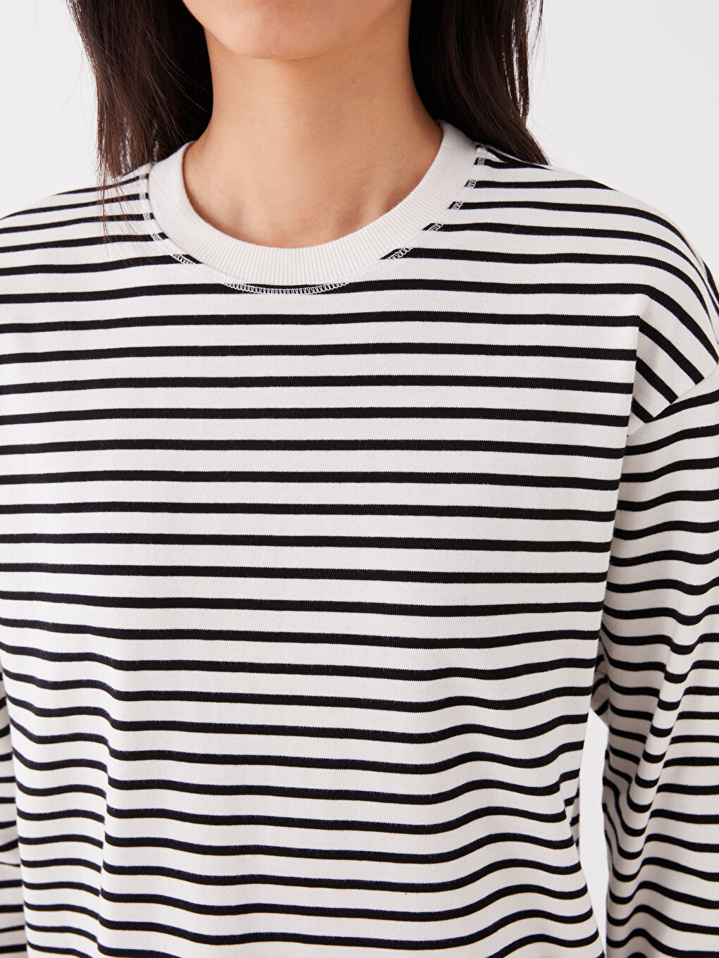 Siyah Bisiklet Yaka Çizgili Uzun Kollu Kadın Sweatshirt-3