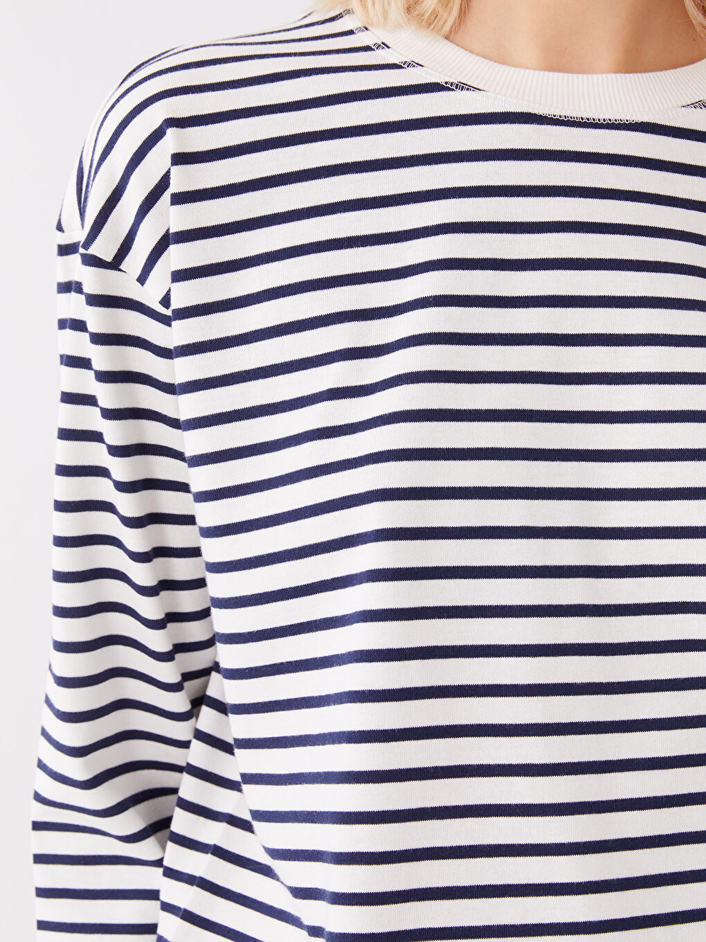 Lacivert Bisiklet Yaka Çizgili Uzun Kollu Kadın Sweatshirt-3