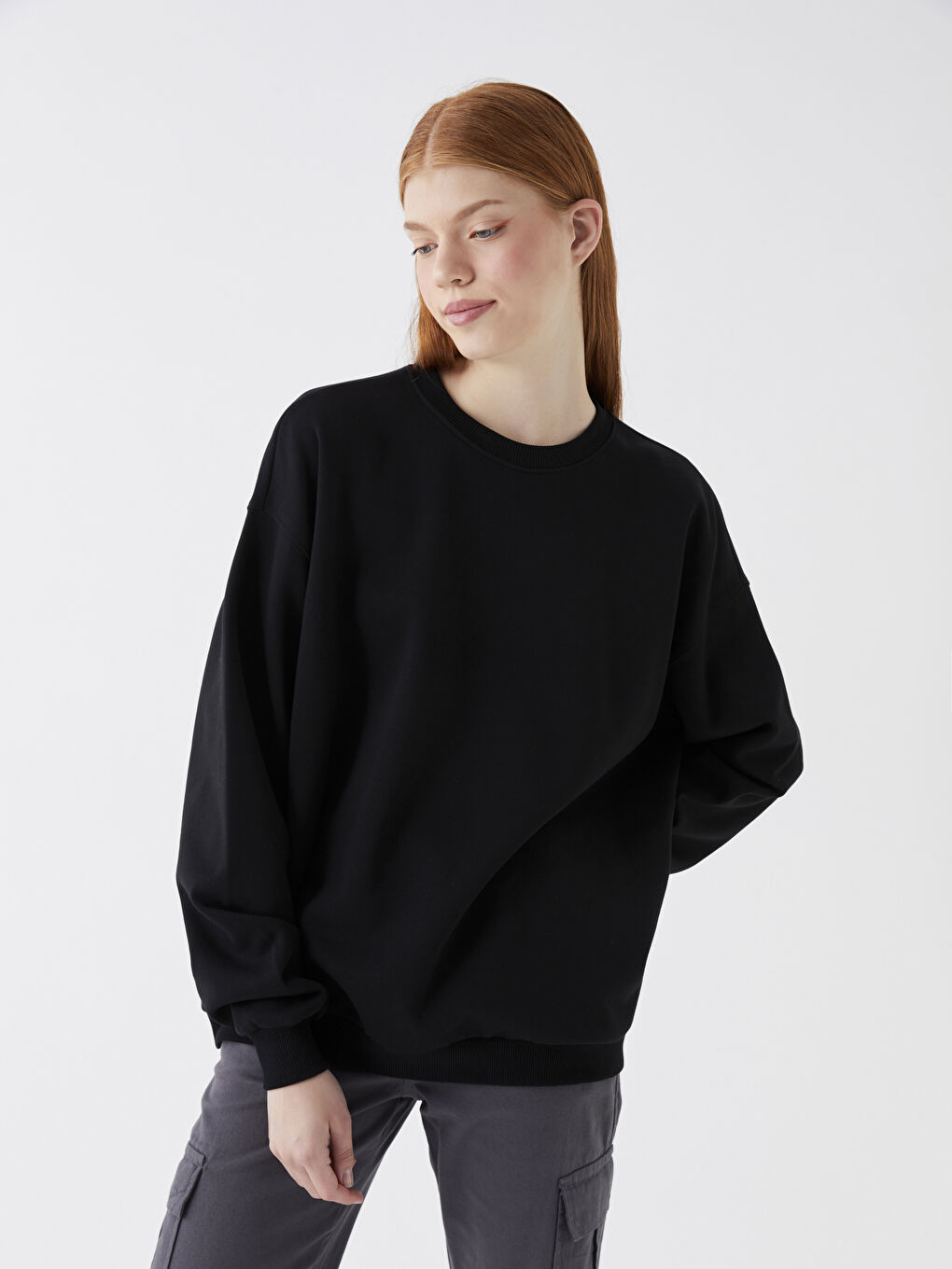 XSIDE Yeni Siyah Bisiklet Yaka Oversize Kadın Sweatshirt