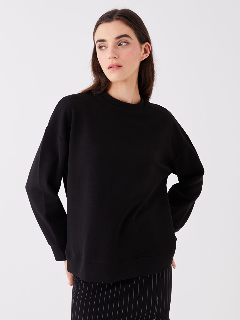 LCW Vision Siyah Bisiklet Yaka Oversize Kadın Sweatshirt - 2