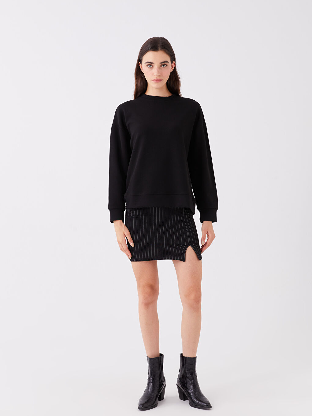 LCW Vision Siyah Bisiklet Yaka Oversize Kadın Sweatshirt - 3