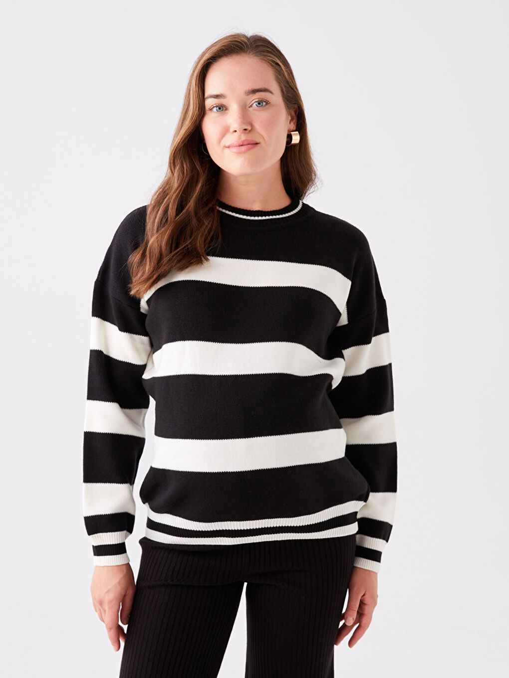Pull-over de maternité à manches longues en tricot avec col rond et bloc de couleurs