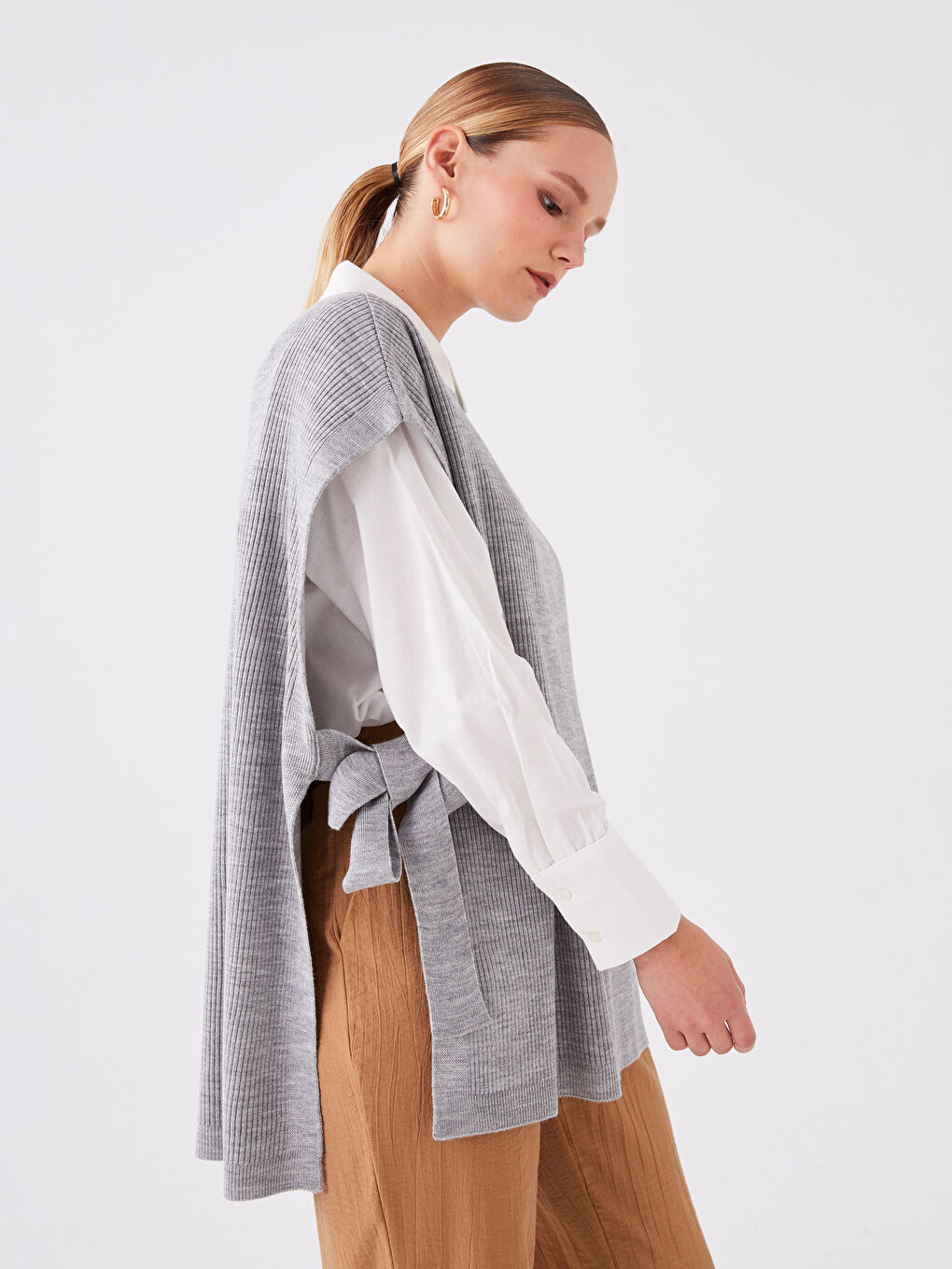 Women's Crew Neck Plain Knitwear Sweater Vest-1