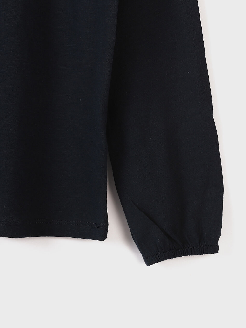 بلوزة كم طويل مطرزة بياقة دائرية للسيدات-1