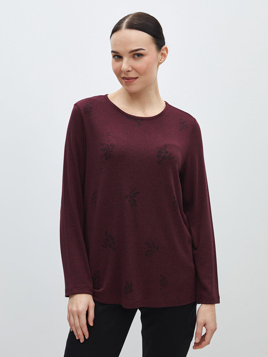 بلوزة كم طويل مطبوعة بياقة دائرية للسيدات