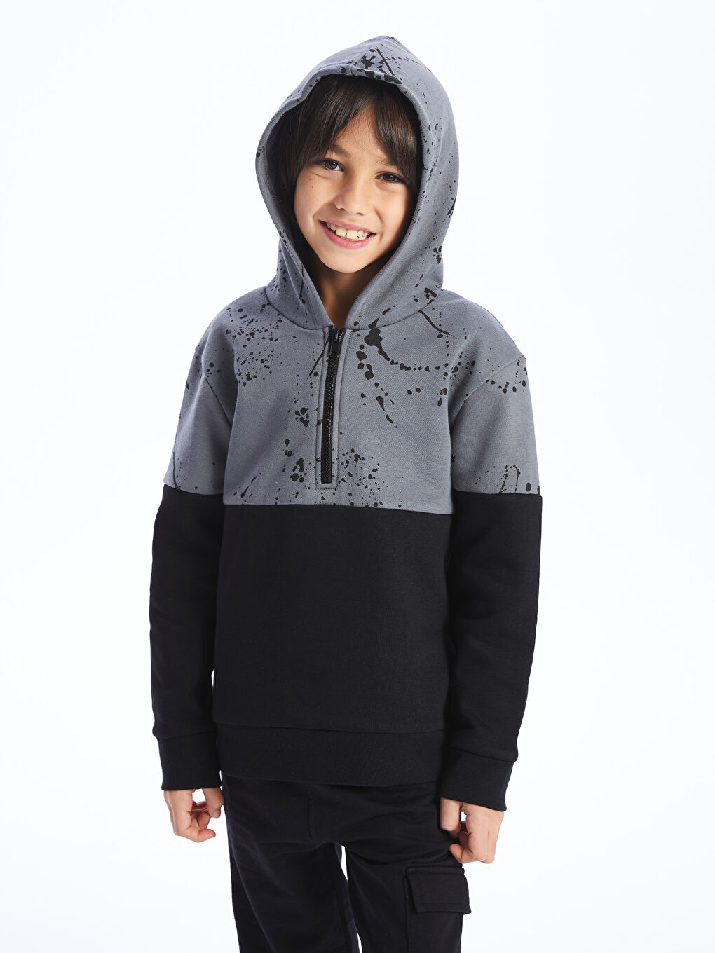 LCW Kids Siyah Baskılı Renk Bloklu Uzun Kollu Erkek Çocuk Hoodie - 1