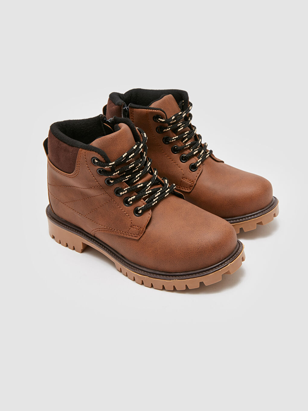 Kahverengi Deri Görünümlü Erkek Çocuk Bot