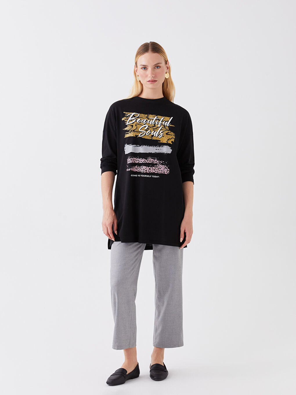 Siyah Dik Yaka Baskılı Uzun Kollu Kadın Tunik-1