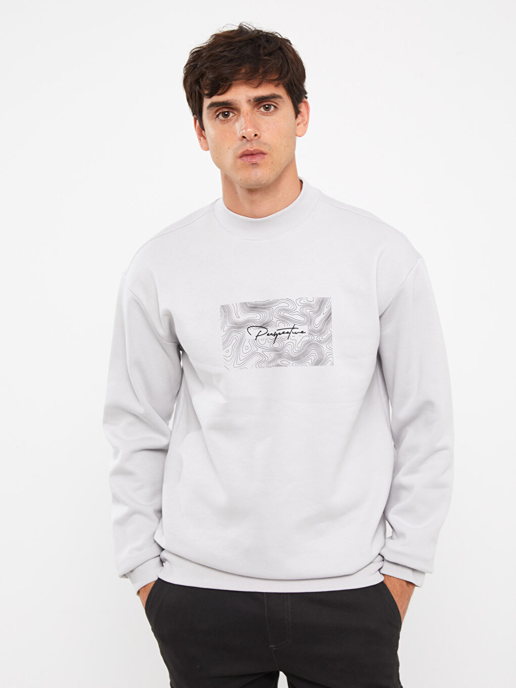 LCW Casual Açık Gri Bisiklet Yaka Uzun Kollu Baskılı Erkek Sweatshirt