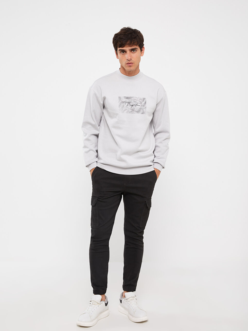 LCW Casual Açık Gri Bisiklet Yaka Uzun Kollu Baskılı Erkek Sweatshirt - 2