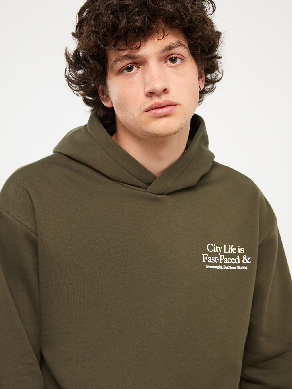 LCW Casual Haki Uzun Kollu Baskılı Erkek Hoodie - 1