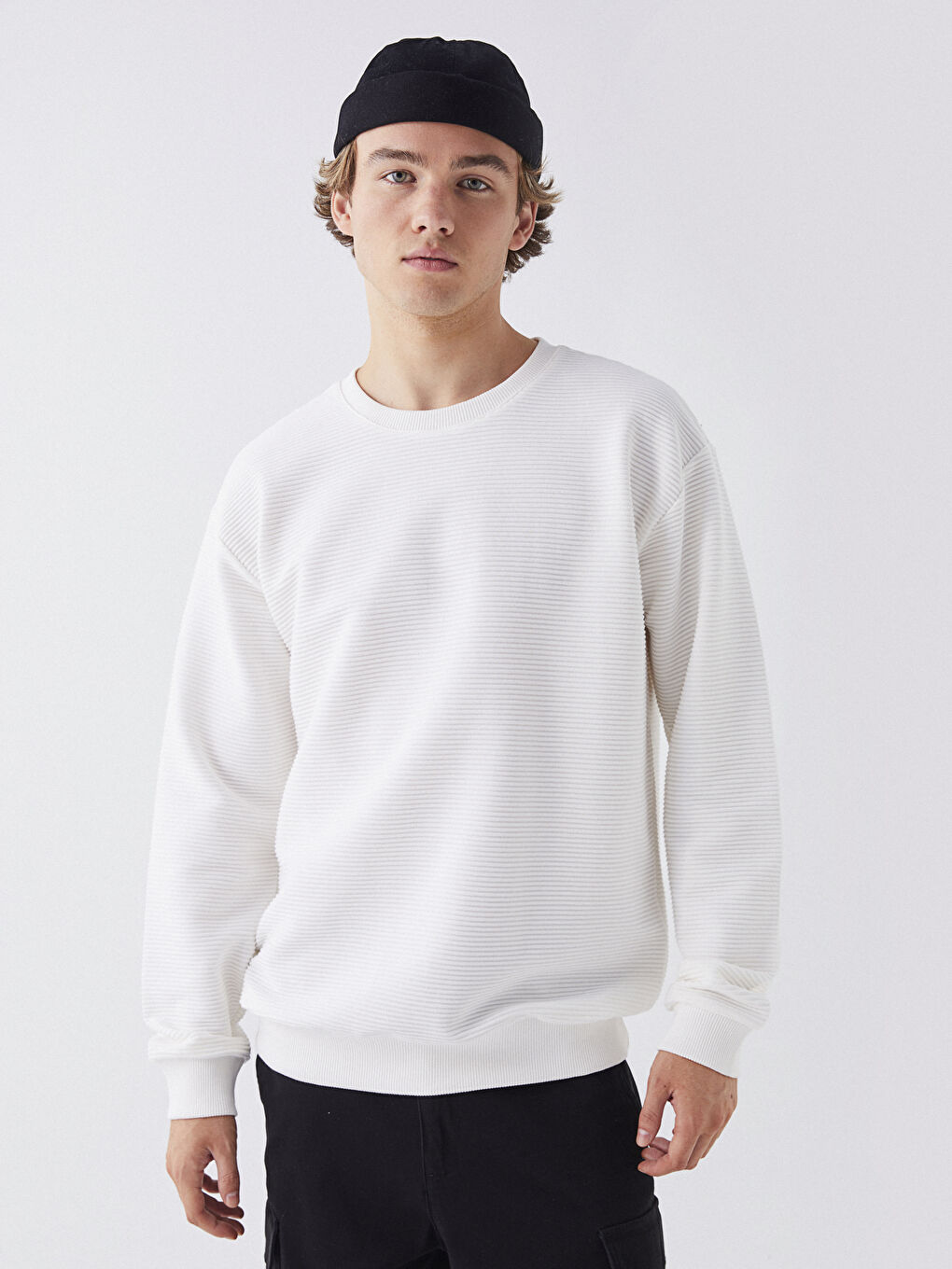 LCW Casual Ekru Bisiklet Yaka Uzun Kollu Erkek Sweatshirt - 1