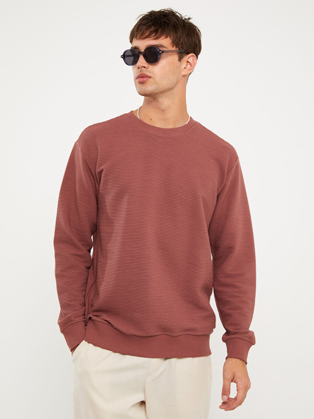 LCW Casual Gül Kurusu Bisiklet Yaka Uzun Kollu Erkek Sweatshirt - 1