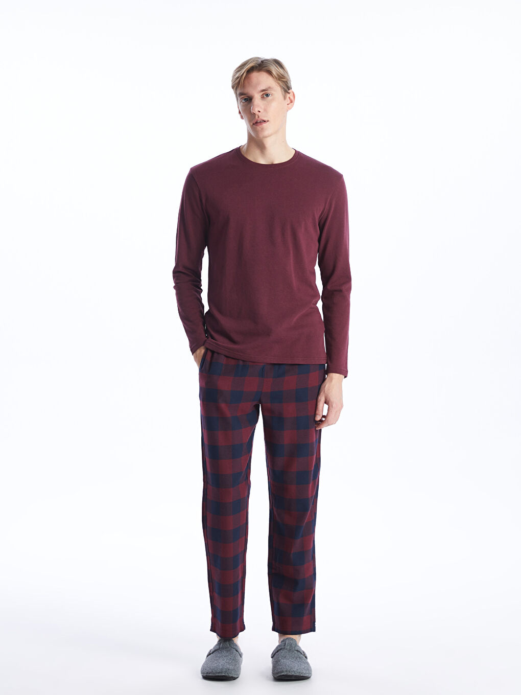 стандартты пішім ерлерге арналған пижама жинағы