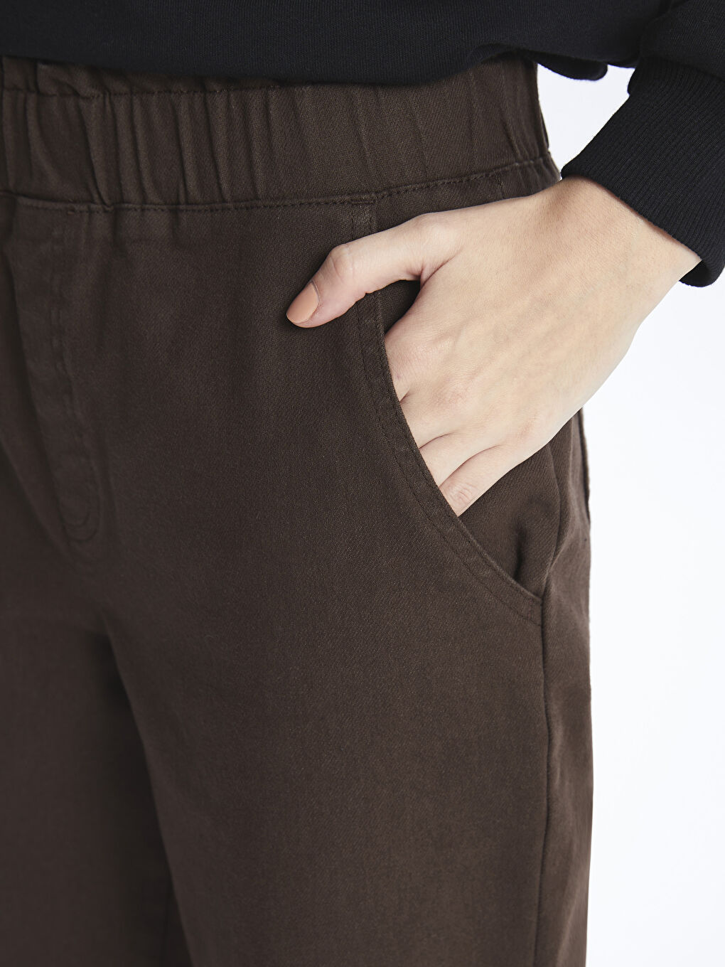 Kahverengi Beli Lastikli Düz Gabardin Kadın Pantolon-3