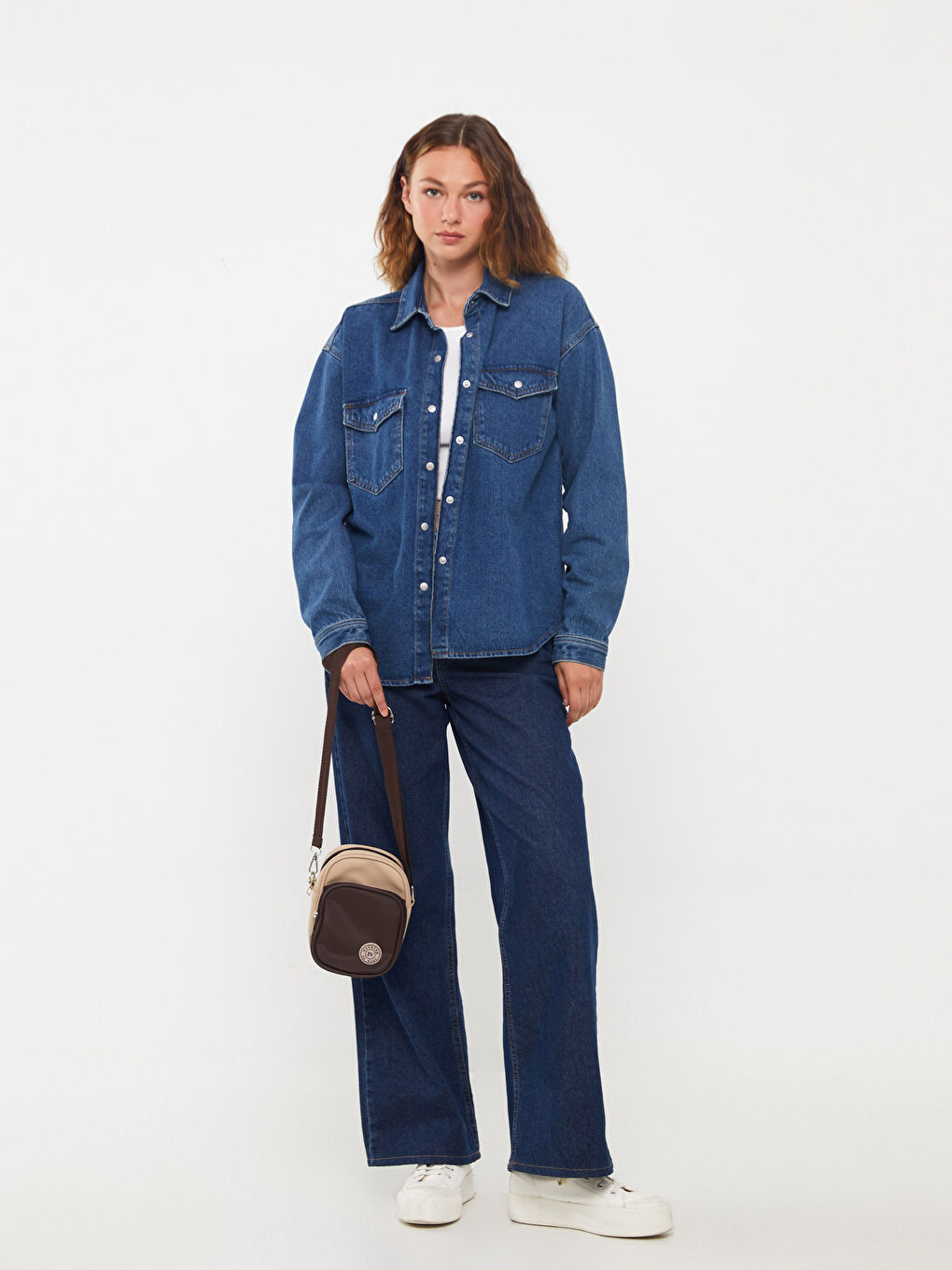 Kahverengi Etiket Baskılı Kadın Kol Çantası-1