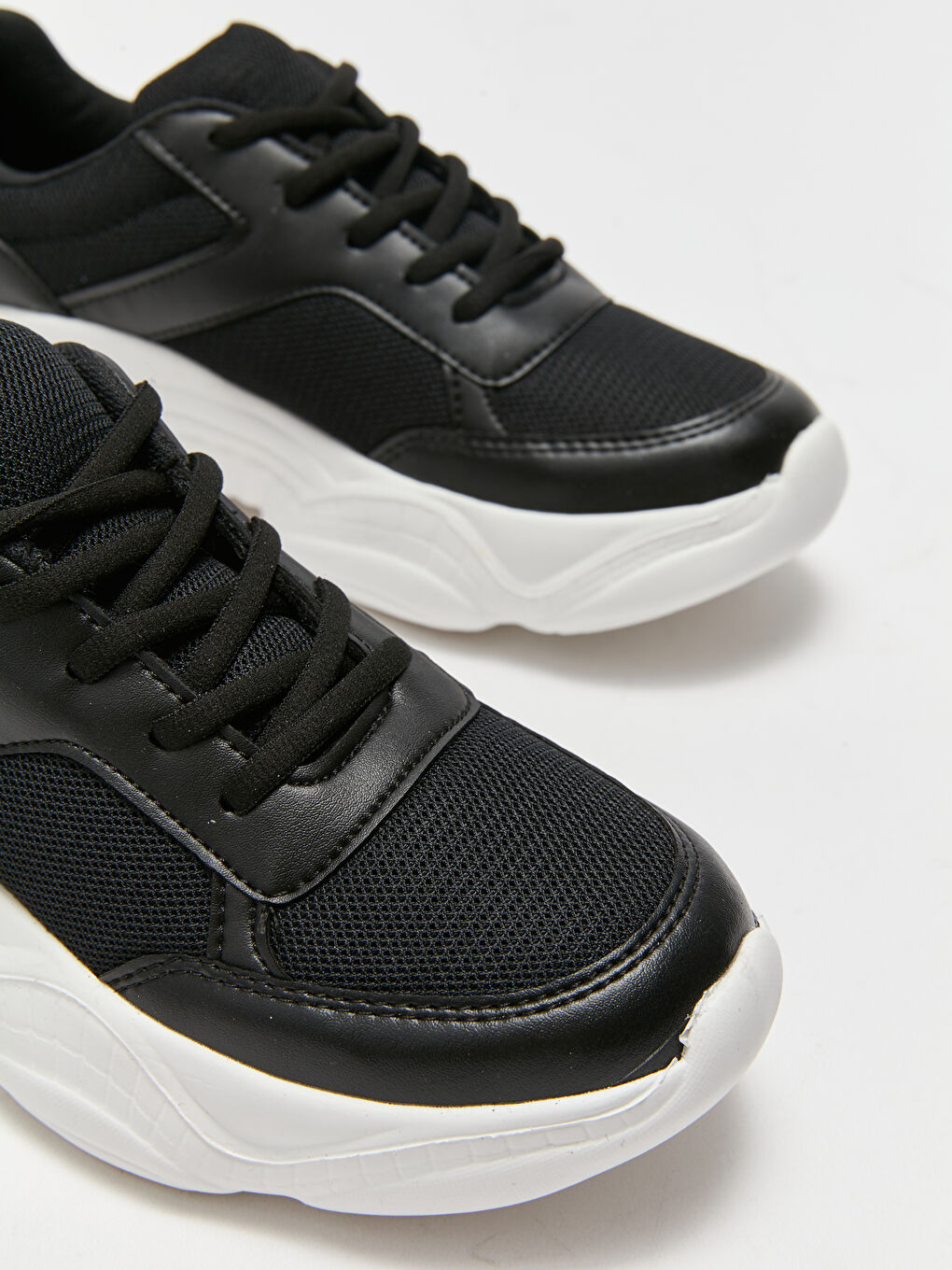 Lace-up Women's Sneakers -W3DO68Z8-CVL - LC Waikiki