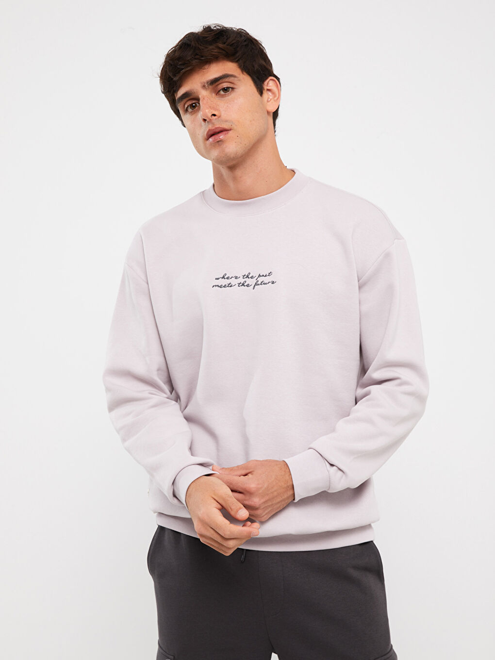 LCW Casual Lila Bisiklet Yaka Uzun Kollu Baskılı Erkek Sweatshirt