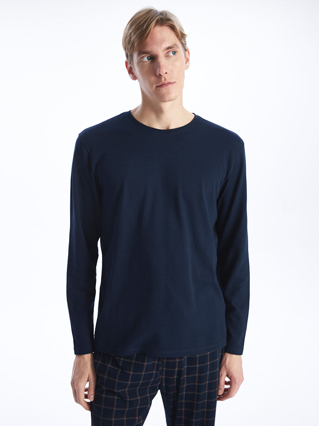 قميص بيجامة كم طويل ياقة دائرية للرجال