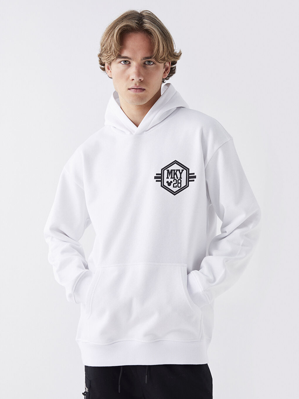 LCW Casual Buxe Beyazı Uzun Kollu Baskılı Erkek Hoodie - 1