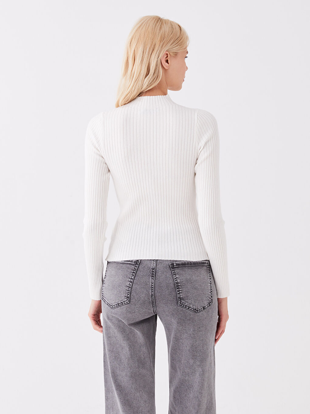 Ekru Yarım Balıkçı Yaka Kendinden Desenli Uzun Kollu Kadın Triko Kazak-4