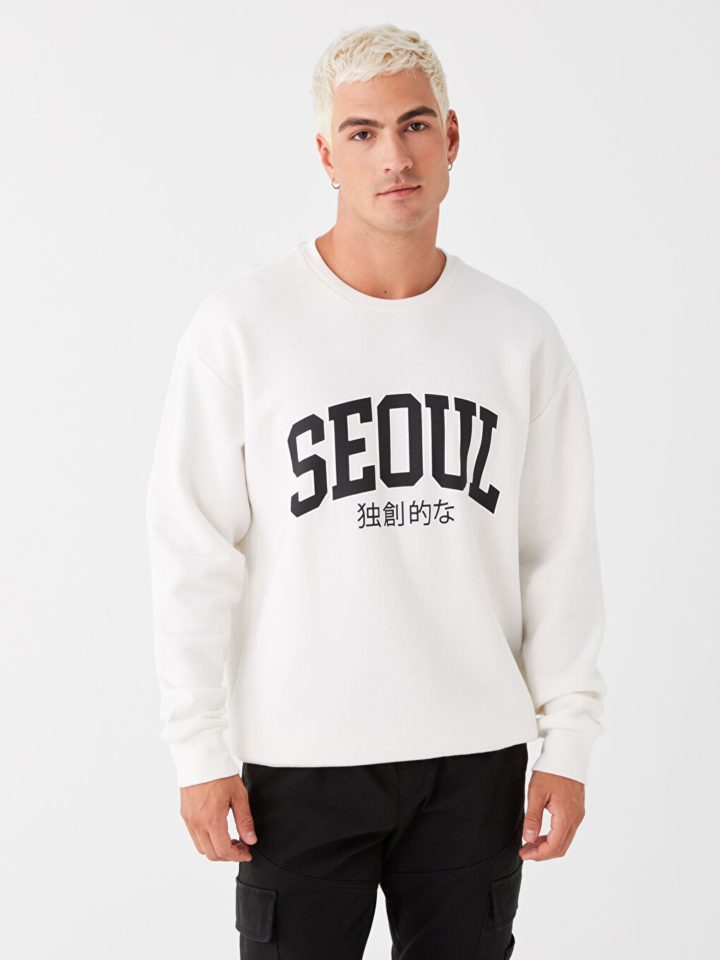 XSIDE Kırık Beyaz Bisiklet Yaka Uzun Kollu Baskılı Erkek Sweatshirt