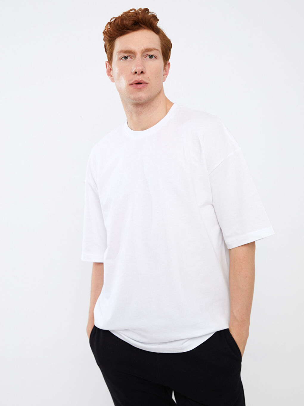 Beyaz Oversize Bisiklet Yaka Kısa Kollu Erkek Tişört