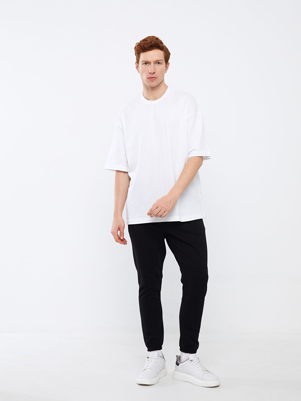 Beyaz Oversize Bisiklet Yaka Kısa Kollu Erkek Tişört-2