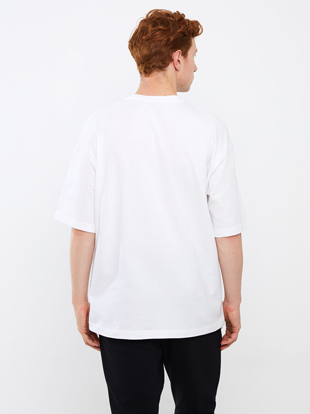 Beyaz Oversize Bisiklet Yaka Kısa Kollu Erkek Tişört-4