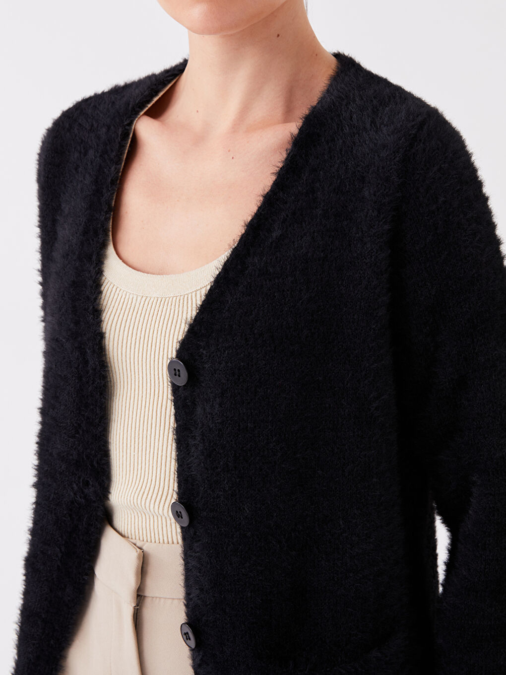 Siyah V Yaka Kadın Triko Hırka-3