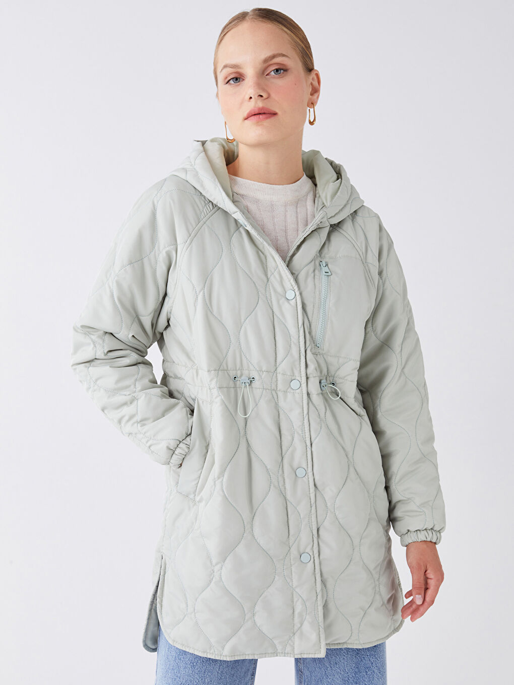 Yeşil Kapüşonlu Kendinden Desenli Uzun Kollu Oversize Kadın Şişme Mont