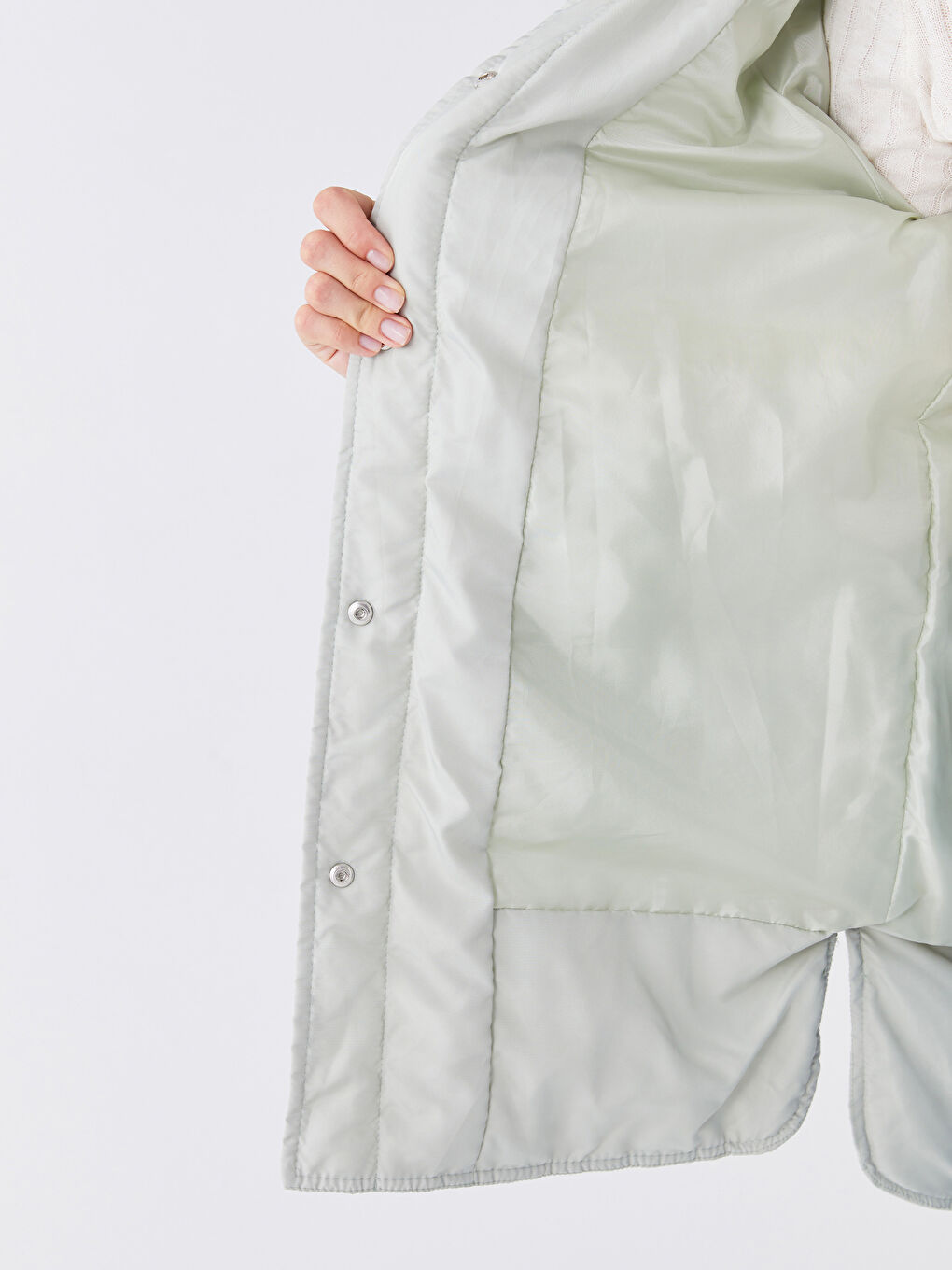 Yeşil Kapüşonlu Kendinden Desenli Uzun Kollu Oversize Kadın Şişme Mont-3