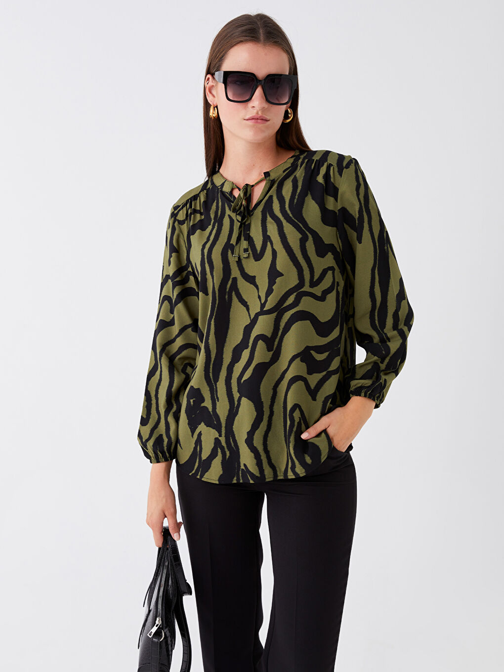 Haki Bağlamalı Yaka Desenli Uzun Kollu Kadın Bluz