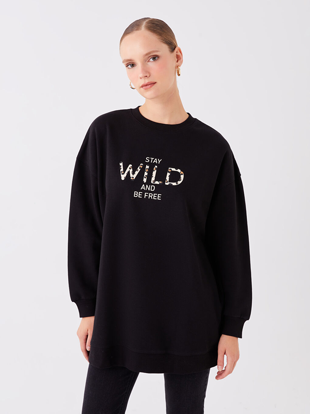 تونیکی سویتشێرتی قۆڵ درێژی چاپکراوی یه‌خه‌ خڕ ئۆڤەرسایز بۆ ژنان