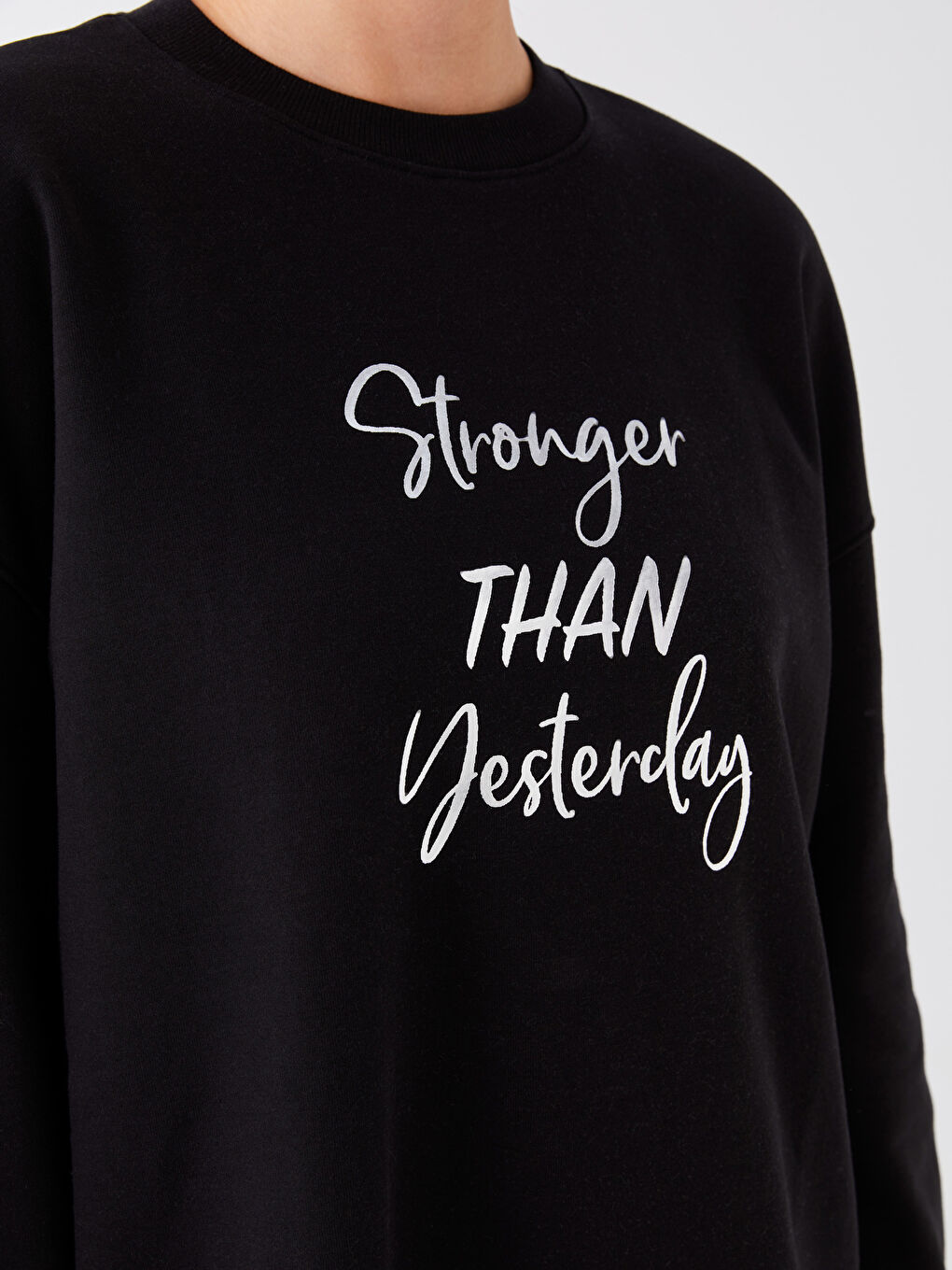 تونیکی سویتشێرتی قۆڵ درێژی چاپکراوی یه‌خه‌ خڕ ئۆڤەرسایز بۆ ژنان-3