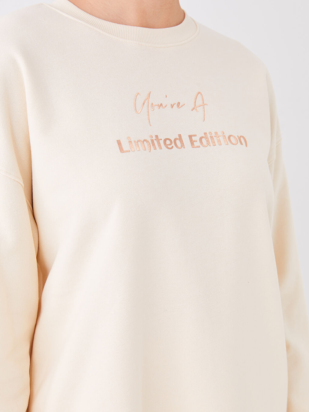LCW Modest Crew Neck Printed Long Sleeve Oversize Women's Sweatshirt Tunic -W3DV75Z8-KXP