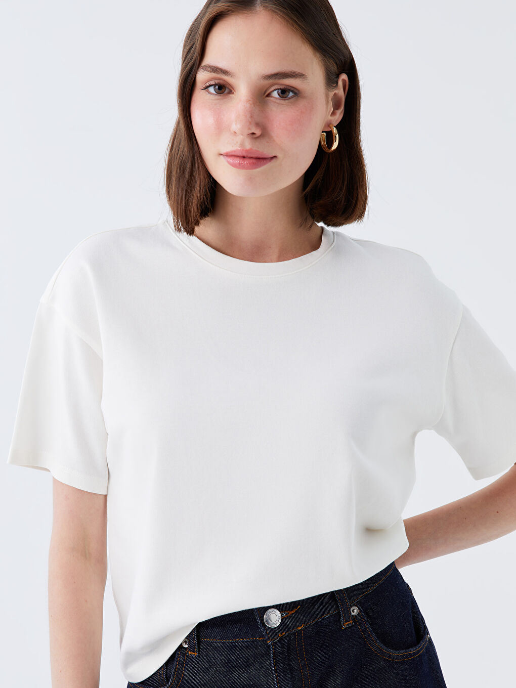 Ekru Bisiklet Yaka Düz Kısa Kollu Kadın Bluz-1