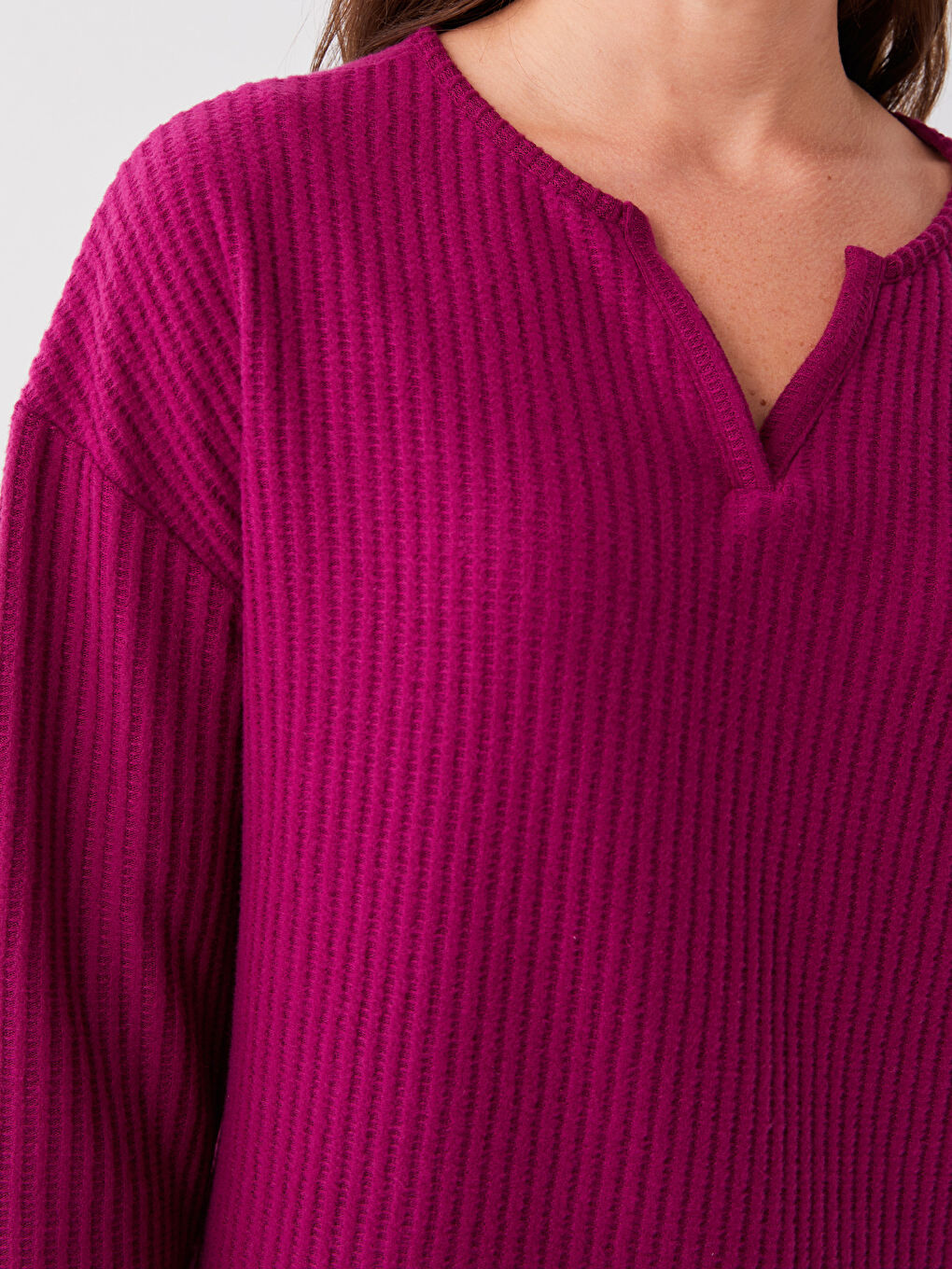 ჰენლის დეკოლტე გრძელმკლავიანი ქალებისთვის პიჟამის ნაკრები-3