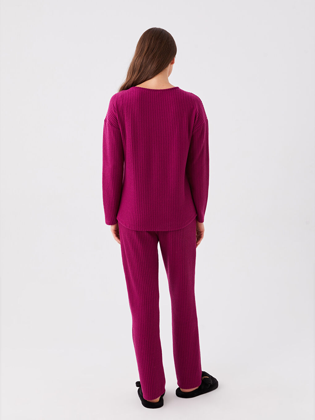 ჰენლის დეკოლტე გრძელმკლავიანი ქალებისთვის პიჟამის ნაკრები-4