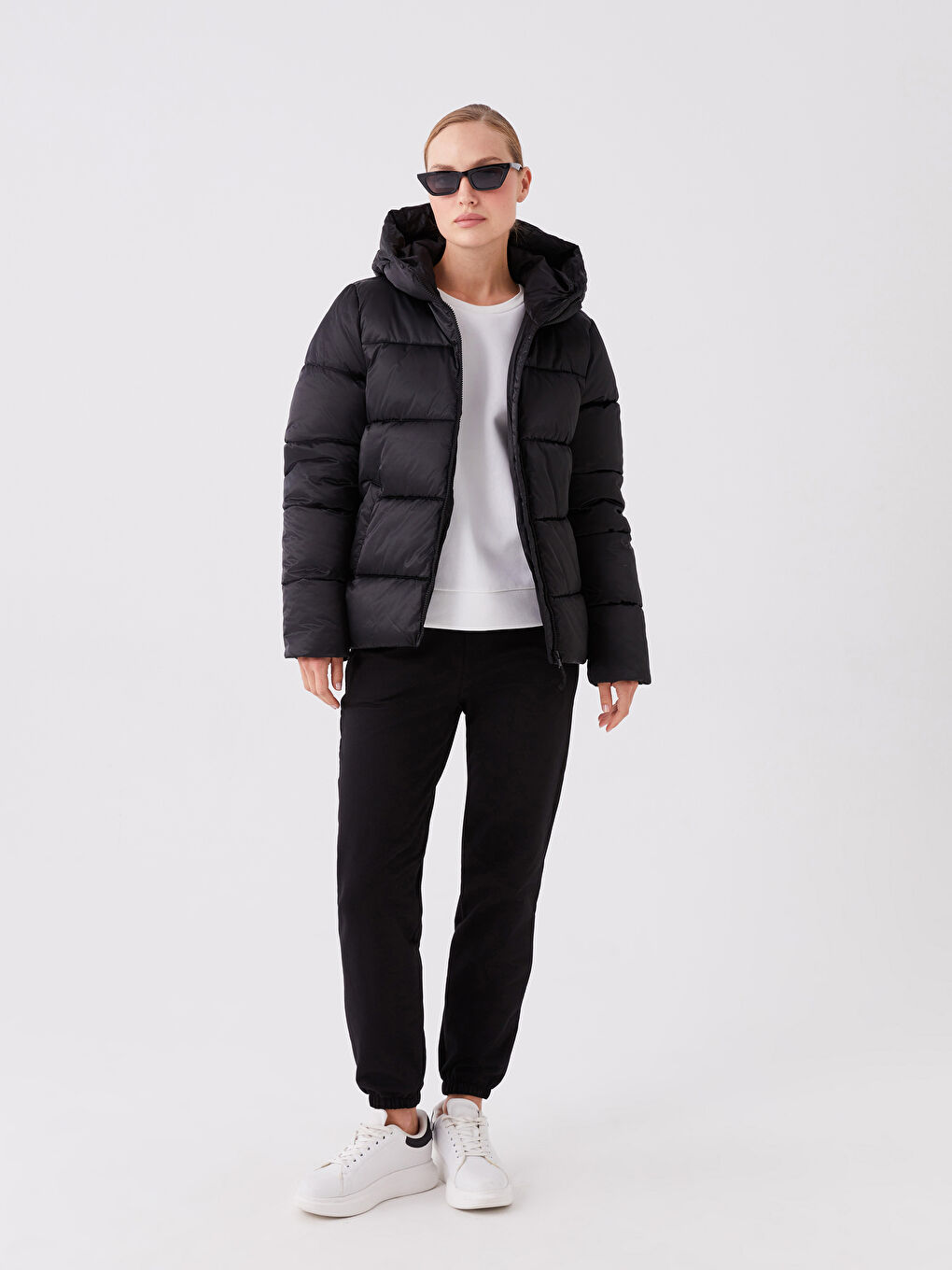 LCWAIKIKI Classic Women's Hooded Plain Puffer Coat -W3EB77Z8-CVL