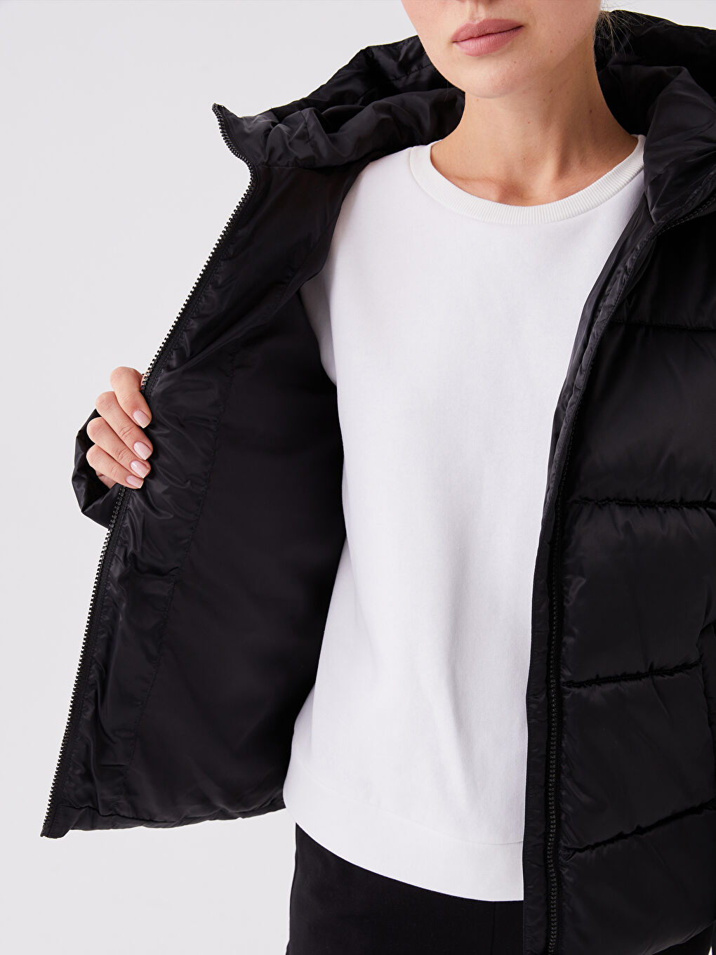 LCWAIKIKI Classic Women's Hooded Plain Puffer Coat -W3EB77Z8-CVL
