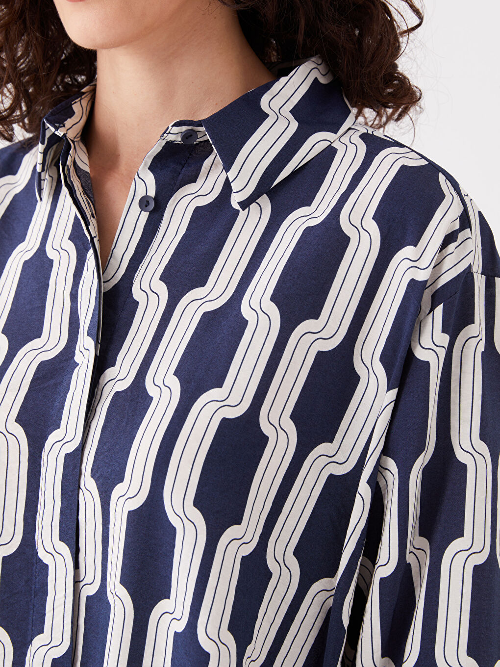 Lacivert Desenli Uzun Kollu Oversize Kadın Gömlek-3