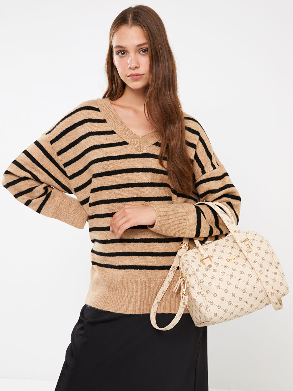 Ekru Askılı Deri Görünümlü Kadın Kol Çantası-2