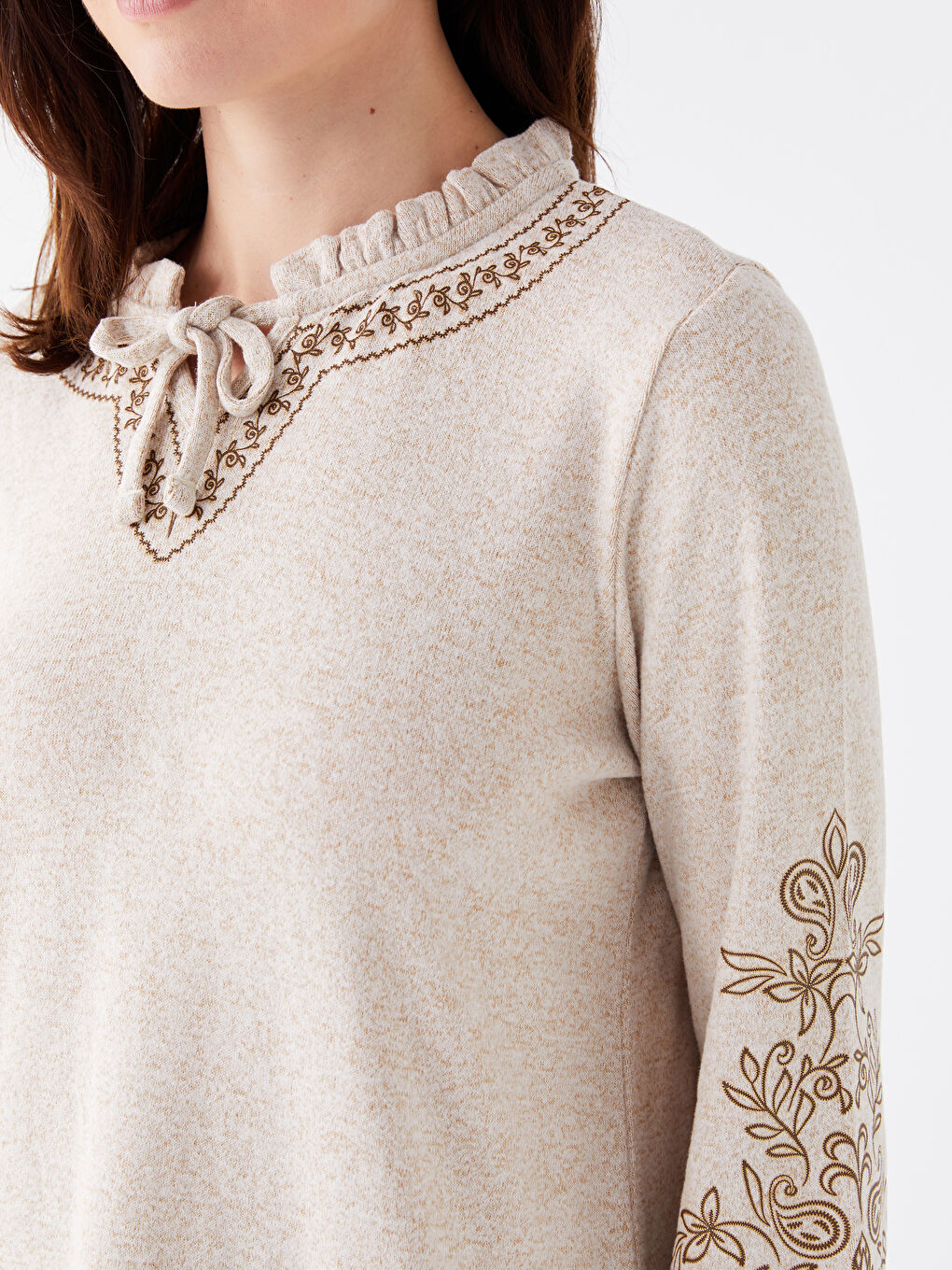 Bej Bağlamalı Yaka Desenli Uzun Kollu Kadın Bluz-3