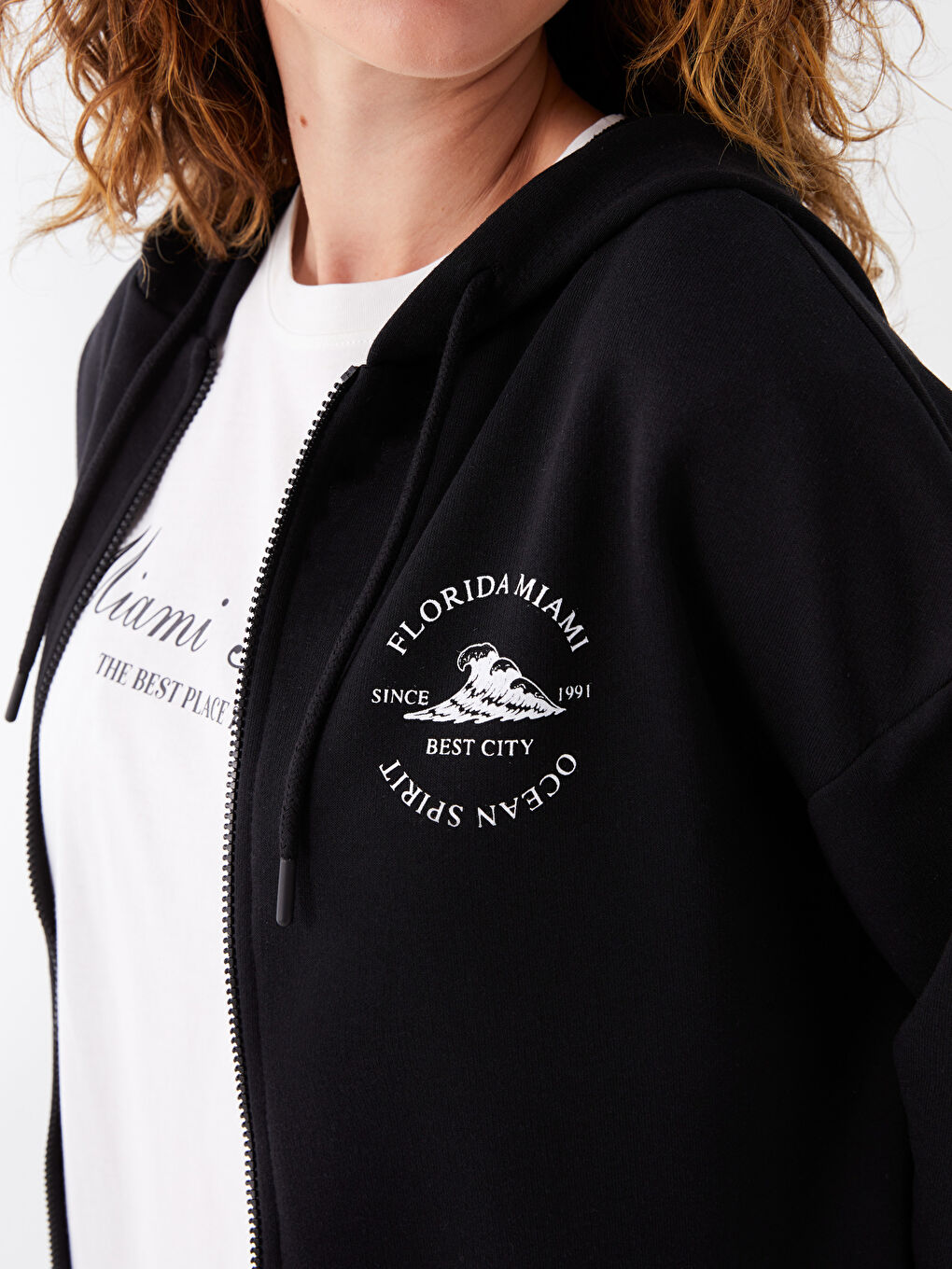 Siyah Kapüşonlu Baskılı Uzun Kollu Oversize Kadın Fermuarlı Sweatshirt-3