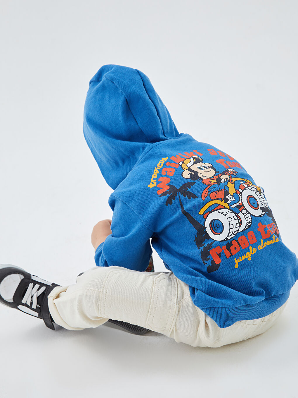 LCW baby Orta Mavi Uzun Kollu Nostaljik Maymun Baskılı Erkek Bebek Hoodie