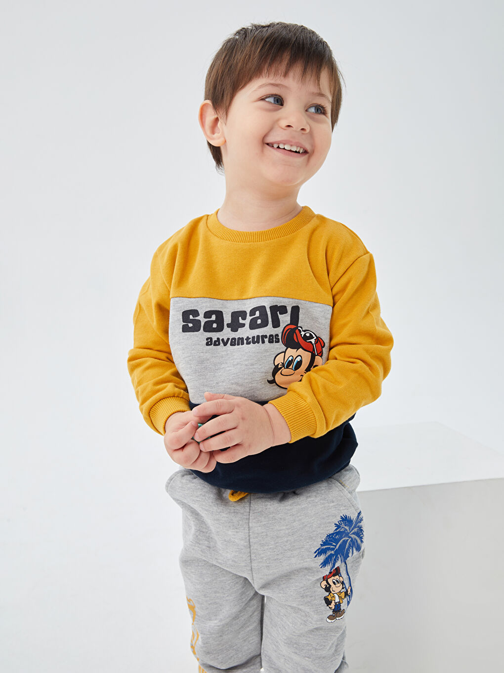 LCW baby Lacivert Bisiklet Yaka Uzun Kollu Nostaljik Maymun Baskılı Erkek Bebek Sweatshirt